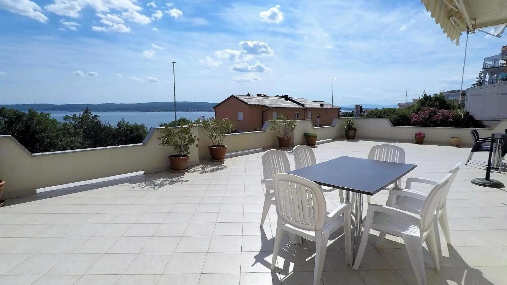 Appartement Mit Terrasse Crikvenica Apartment